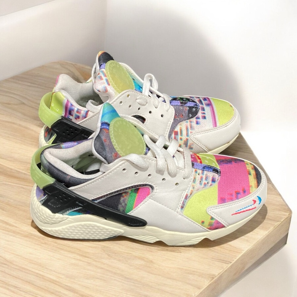 Nike Air Huarache SE Women’s size 7. - Picture 6 of 7